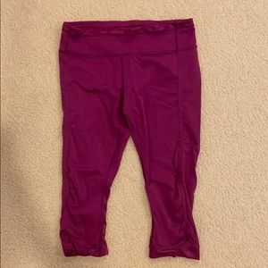 Hot pink lululemon cropped pants with camo detail